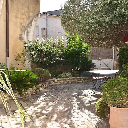 Locus Amoenus 3* Lirac