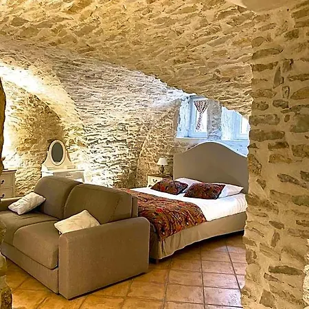 Locus Amoenus 3* Lirac