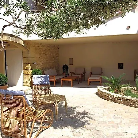Locus Amoenus Lirac