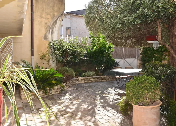 Locus Amoenus 3* Lirac