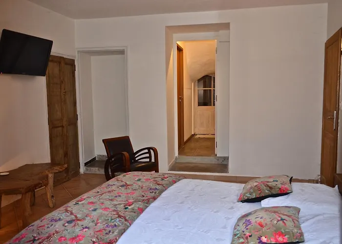 Locus Amoenus Bed & Breakfast Lirac